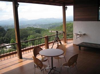 Апартаменты Haven Upon Hills Канди Экстерьер фото